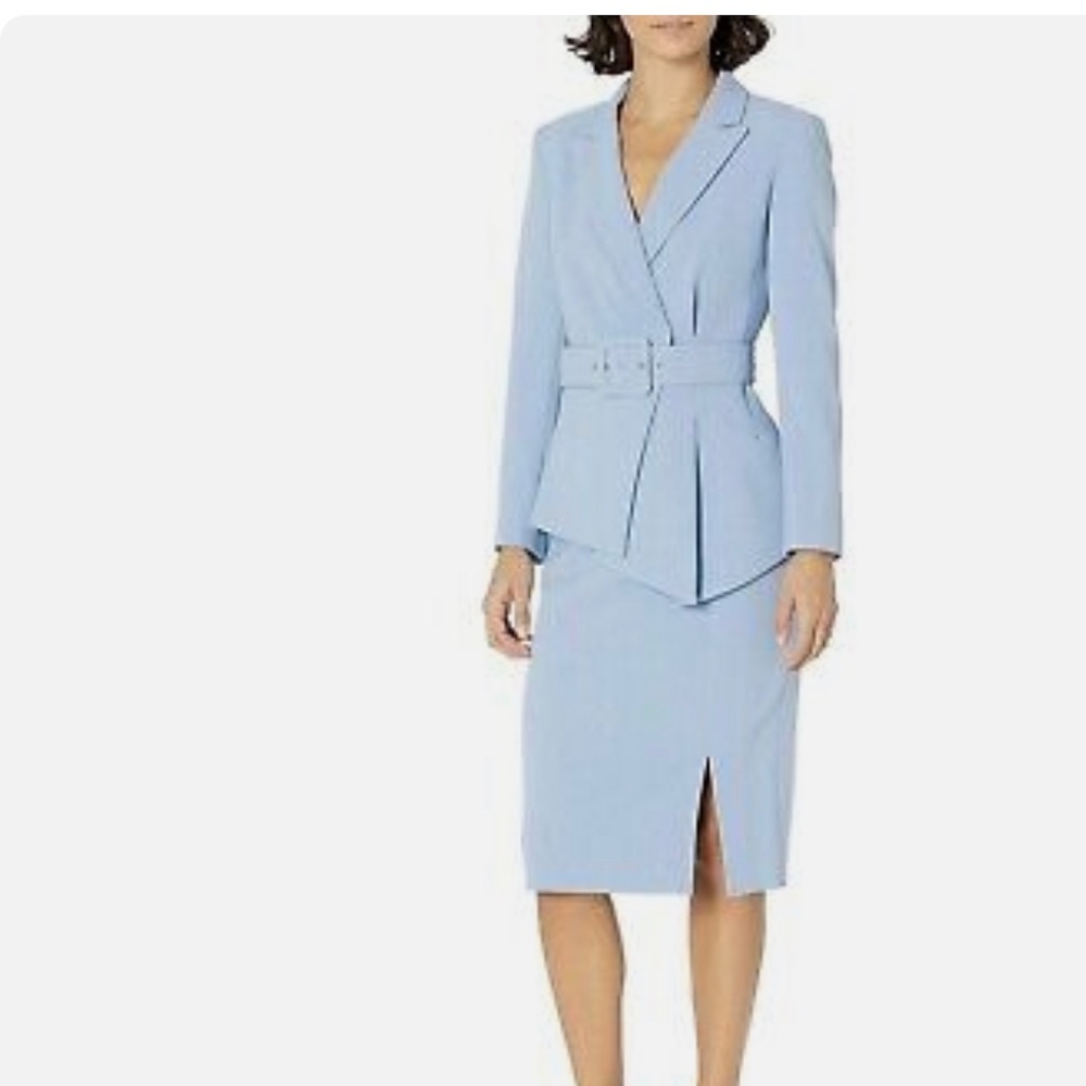 NWT Tahari suit Sz 18. Beautiful slate blue/grey color.  Suit jacket and skirt